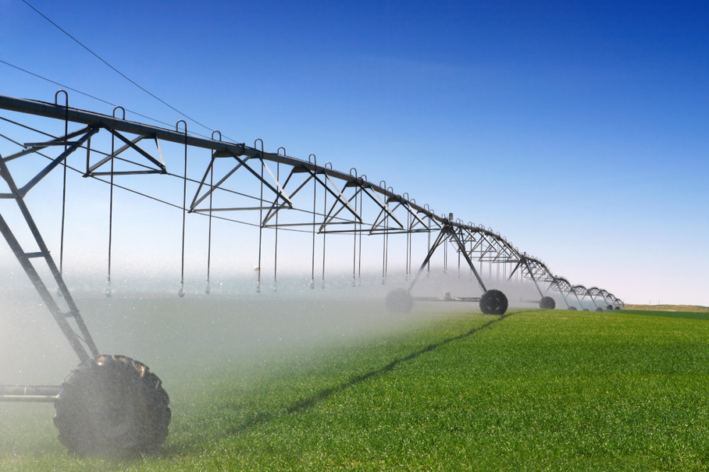 Crop Irrigation using the center pivot sprinkler system