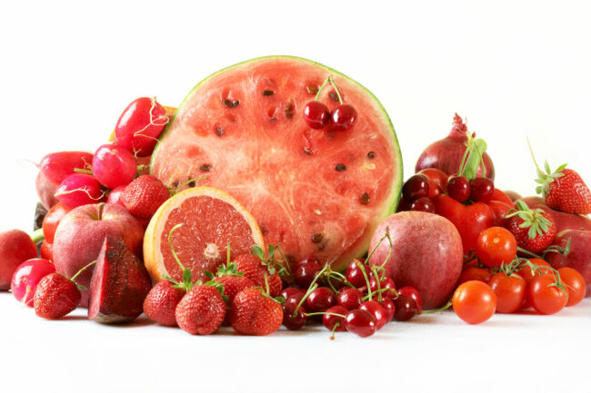 Red fruits and red vegetables