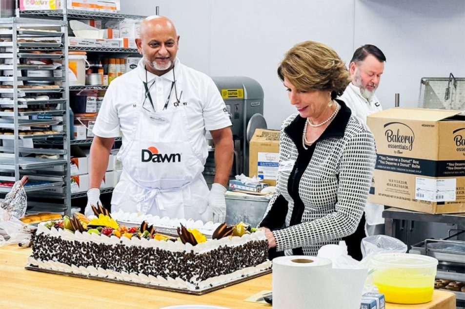 https://www.foodbusinessnews.net/ext/resources/2023/10/27/Dawn_InspirationHubSeattle_Cake.jpg?height=635&t=1698422049&width=1200