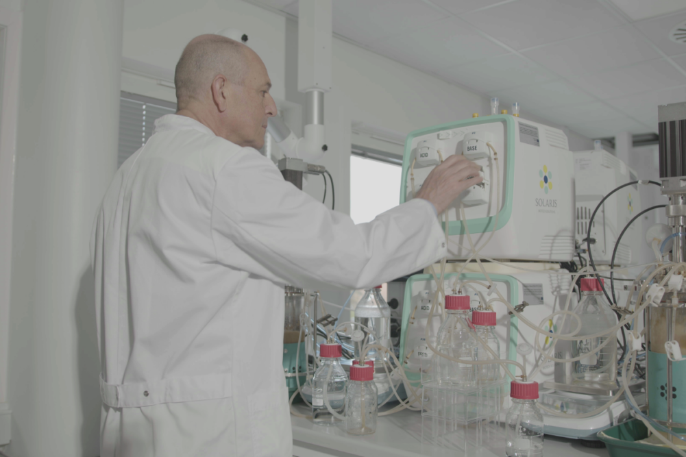 man using fermenting maching